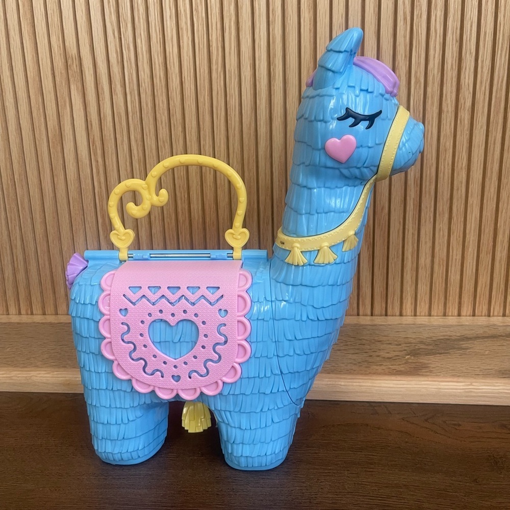 2021 Mattel Polly Pocket Pajama Party Llama Compact Doll Playset Case w/ doll